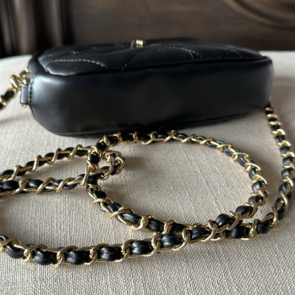 Crossbody - Picture 4 of 4